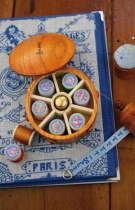 Sajou ボビンケース Boîte ronde en bois pour bobines miniatures 木製 保管 収納 ケース フランス メゾンサジュー BOIS_BTE_RDE_PM